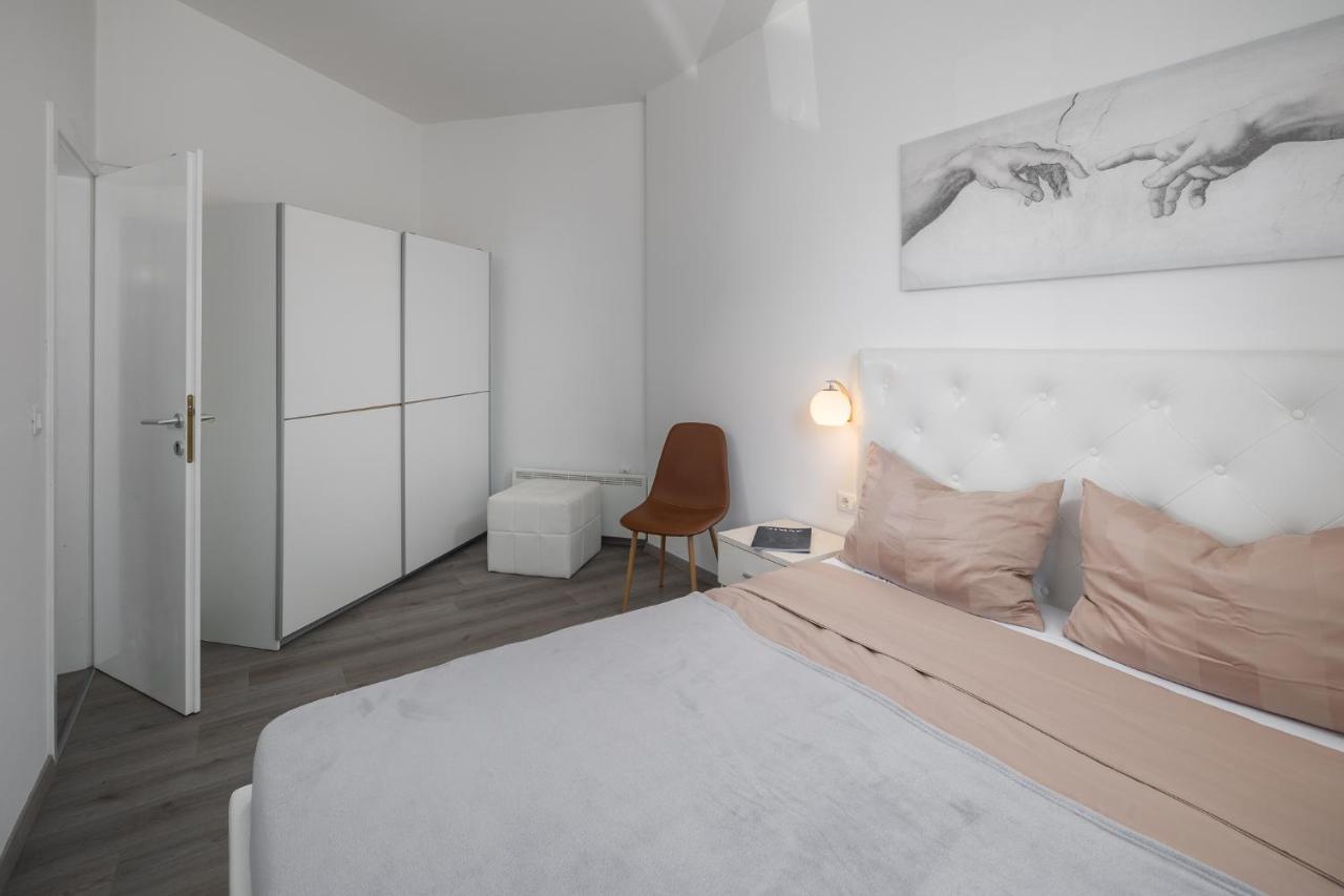 Apartment Adria Premium Porec Exterior photo